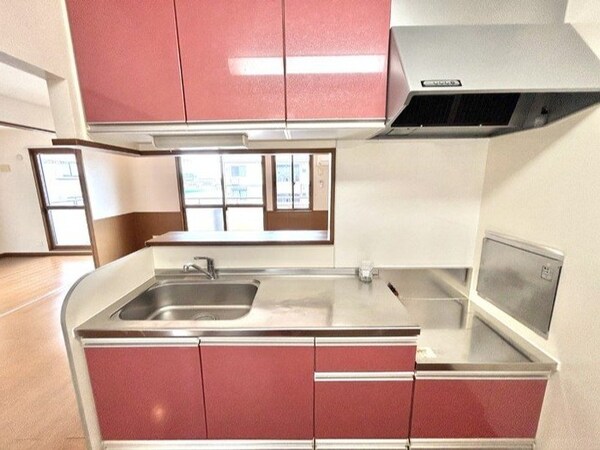 キッチン(お部屋により色は異なります)