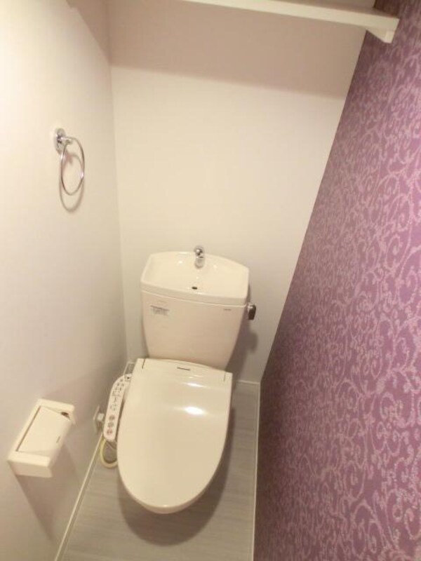 トイレ(洗浄機付き便座完備)