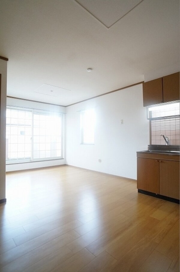 リビング・居室(※別号室参考写真です)