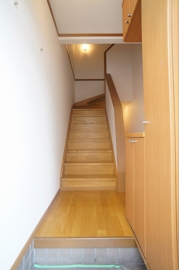 玄関(※別号室参考写真です)