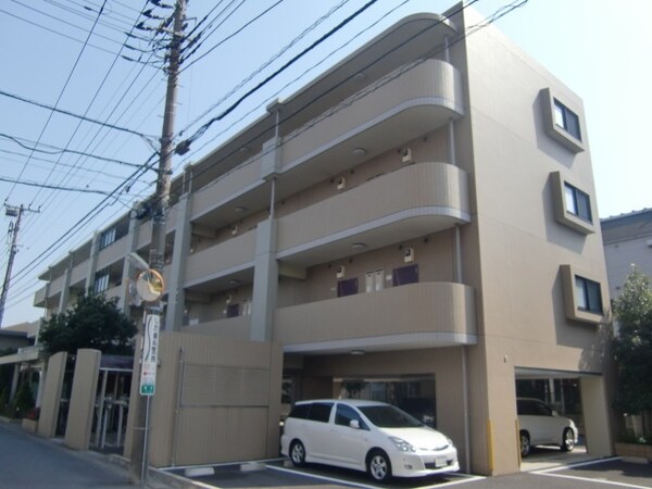 外観(タイル貼りの鉄筋マンションです。)