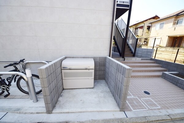 共有部分(ゴミステーション完備)