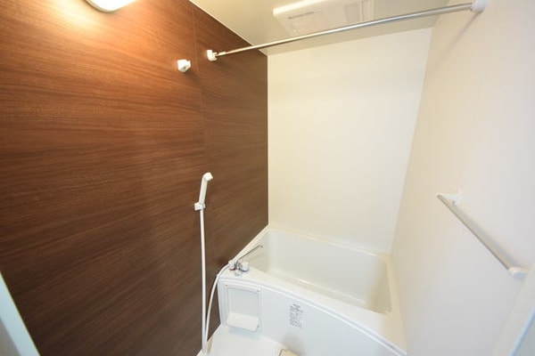 バス／シャワールーム等(浴室乾燥機付きバス)