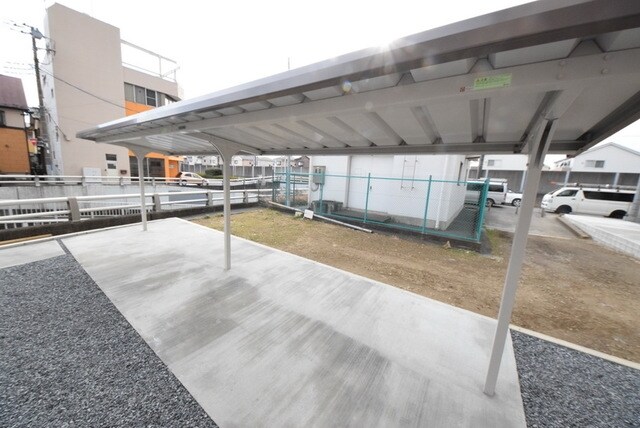 共有部分(屋根つきの駐輪場)