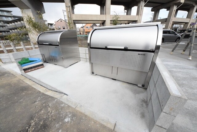 共有部分(入居者専用のダストボックス)