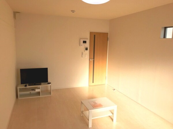 リビング・居室(101～103号室、201～203号室同タイプ)