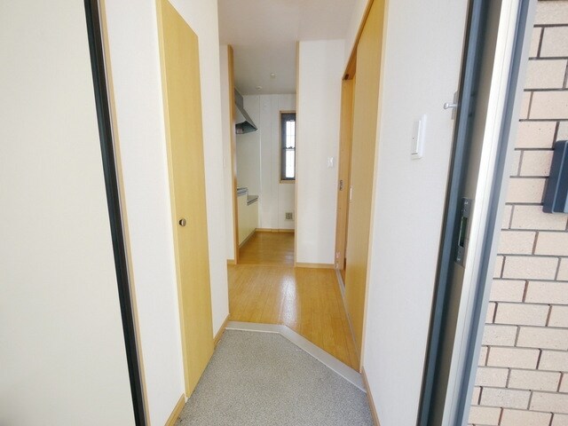 物件内観写真10　(★玄関まわり★)