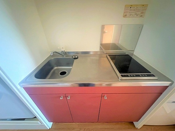 キッチン(1階、同タイプの部屋の写真です)