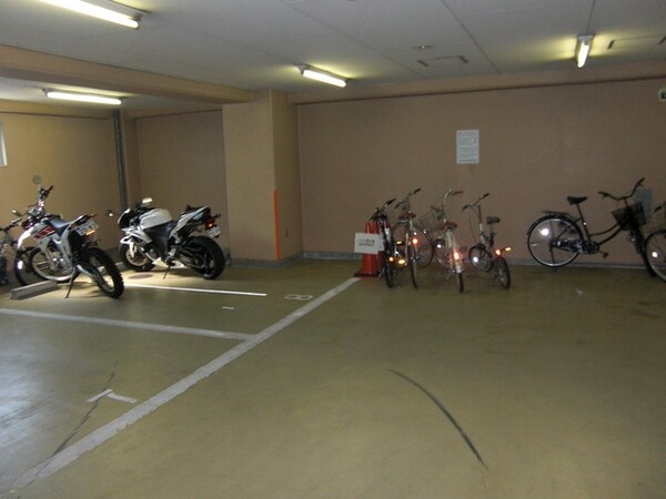 駐車場(★★屋内駐車場★★)