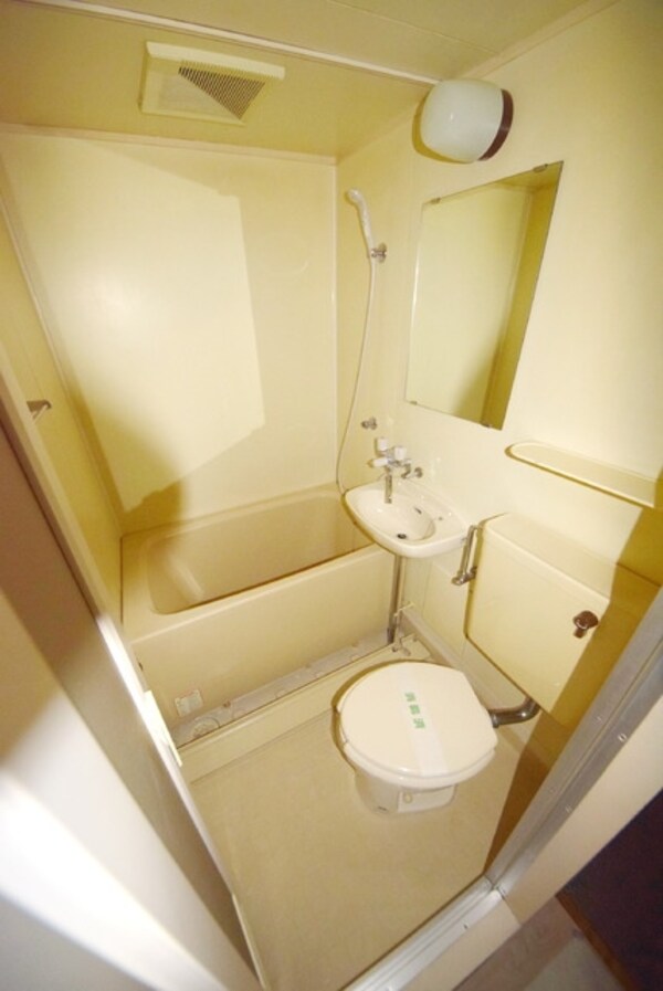 バス／シャワールーム等(別部屋参考写真)