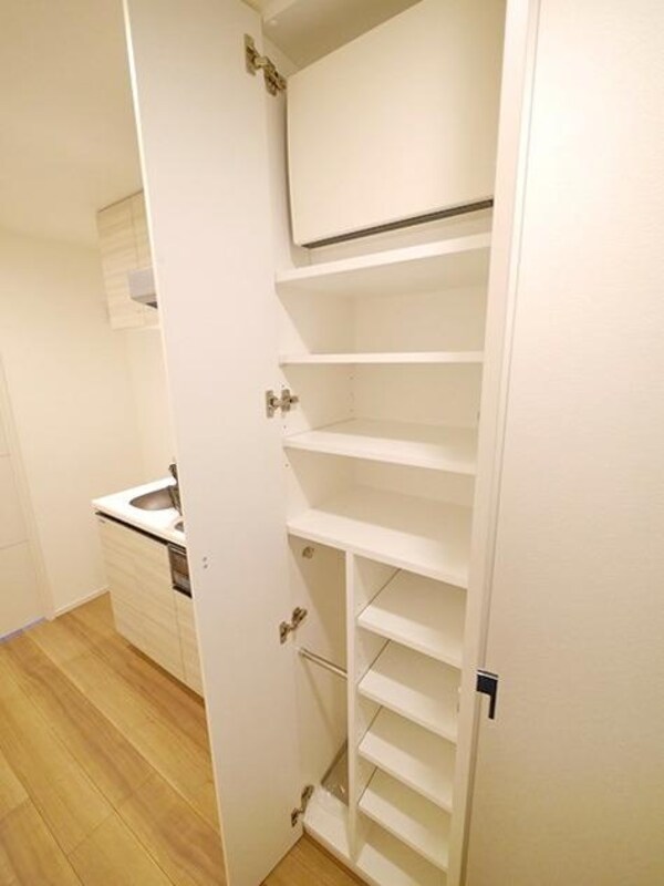 玄関(★同タイプ参照★別部屋の写真です★)
