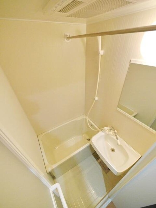 バス／シャワールーム等(別部屋参考写真)
