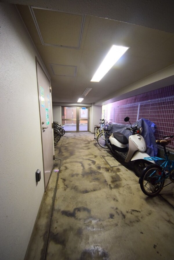駐車場(★★建物内駐輪場★★)