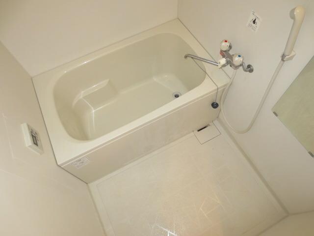 物件内観写真12　(★浴室乾燥機付バスルーム！★)