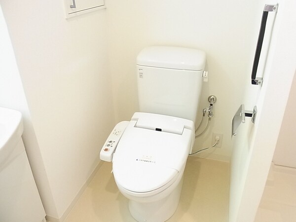 トイレ(清潔感ある水まわり)