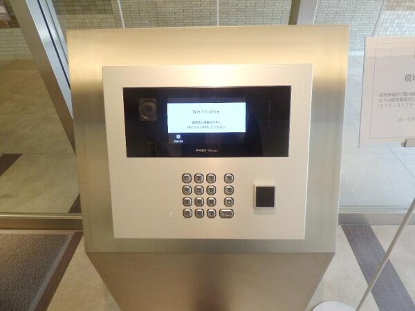 エントランス(オートロック完備)