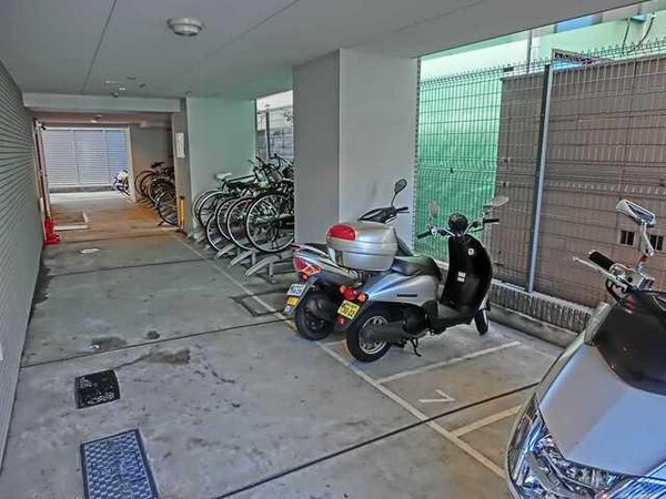 駐車場(駐輪場・バイク置き場)