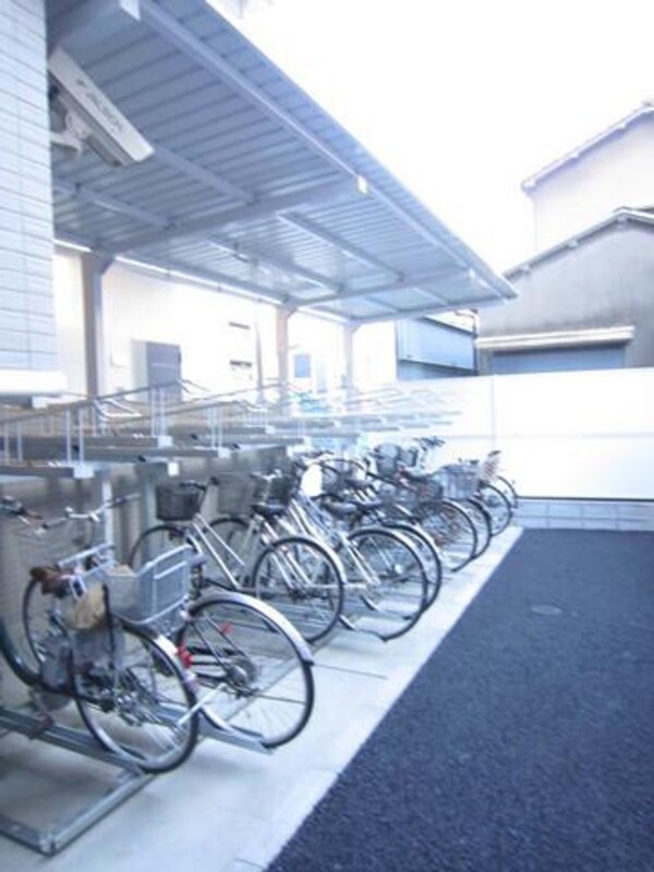設備(屋根付き駐輪場)