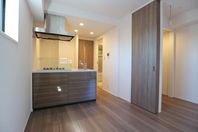 物件内観写真2　(リビング/居室)