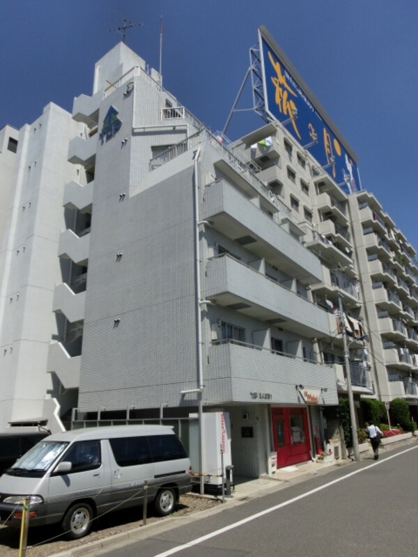 外観(頑丈な鉄筋コンクリートマンション)