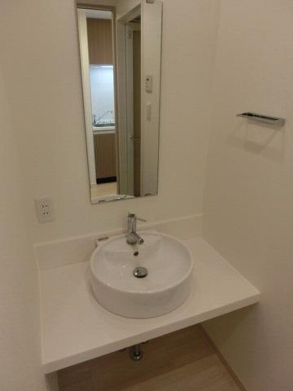 洗面(デザイン性の高い独立洗面台)