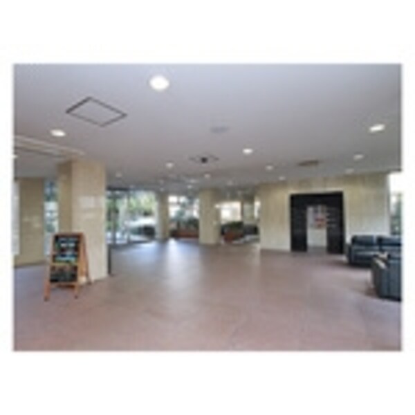 エントランス(駐車場)