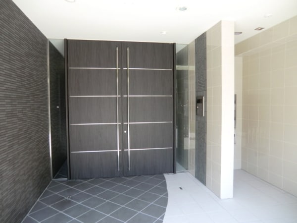 エントランス(安心オートロック付き)