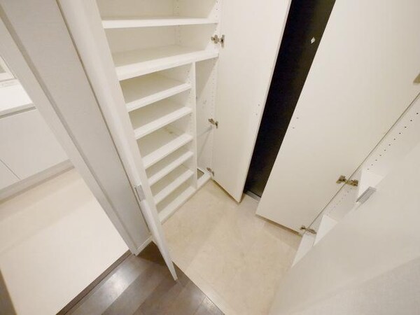 玄関(☆お部屋探しはタウンハウジング東京赤羽店へ☆)