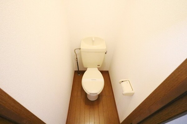 トイレ(同タイプの間取り撮影につき実際の物件とは異なる場合があります)