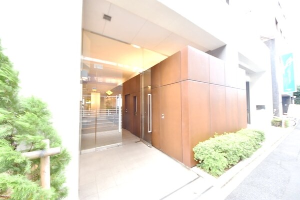 エントランス(お問合せは(株)タウンハウジングレジデンス事業部　赤坂店・…)