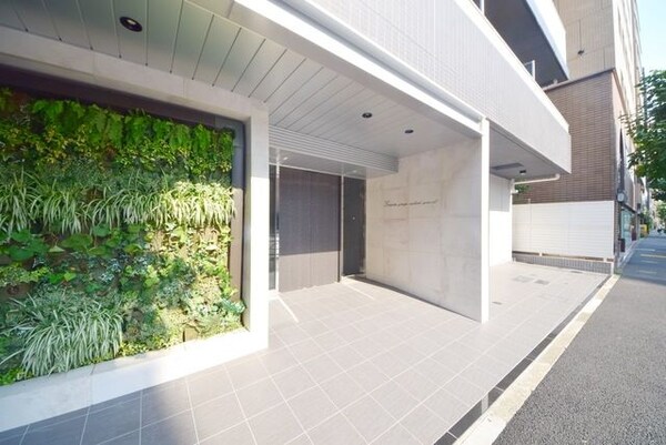 エントランス(お問合せは(株)タウンハウジングレジデンス事業部　赤坂店・…)