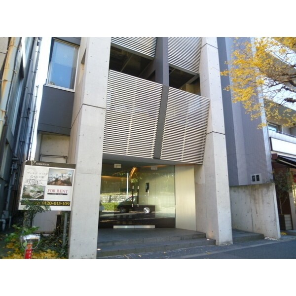 エントランス(部屋探しは株式会社　タウンハウジング　までお気軽にお問合せ…)