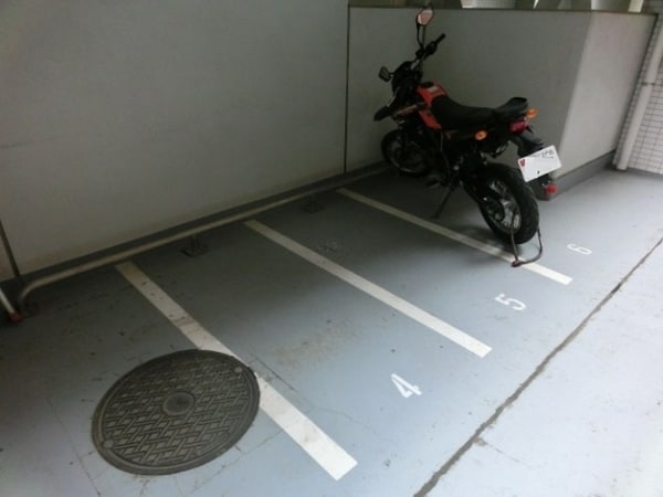 共有部分(バイク置き場)