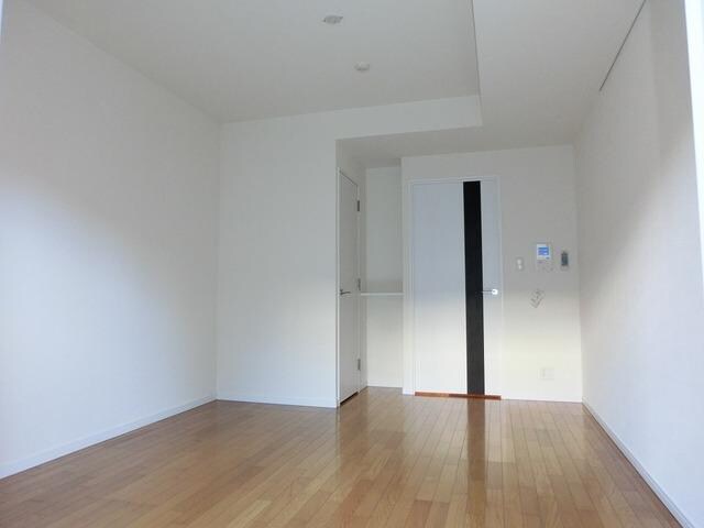 物件内観写真10　(☆洋室フローリング８帖☆)