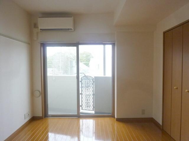 物件内観写真2　(★居室★)