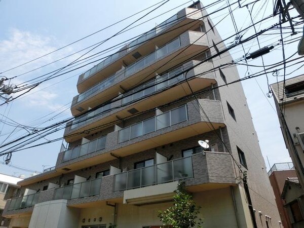 外観(総タイル貼りの重厚感溢れる外観)