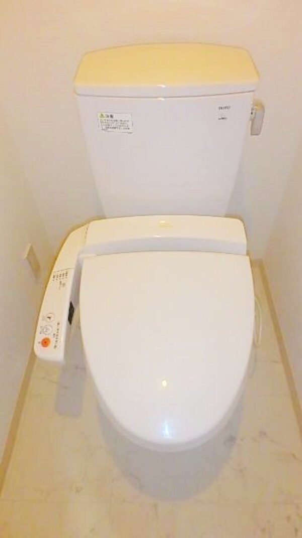 トイレ(お部屋探しは株式会社　タウンハウジング　までお気軽にお問合…)