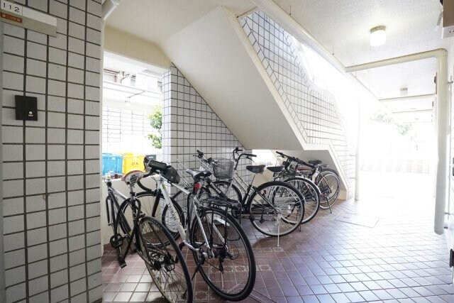 物件内観写真5　(駐輪場)