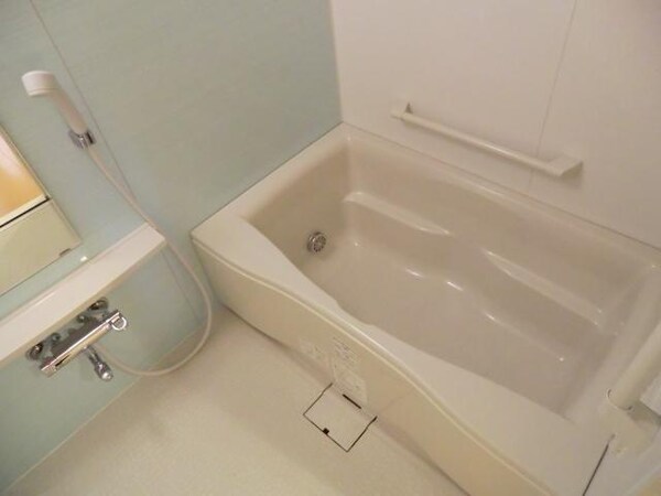 バス／シャワールーム等(追焚き・浴室乾燥機有)