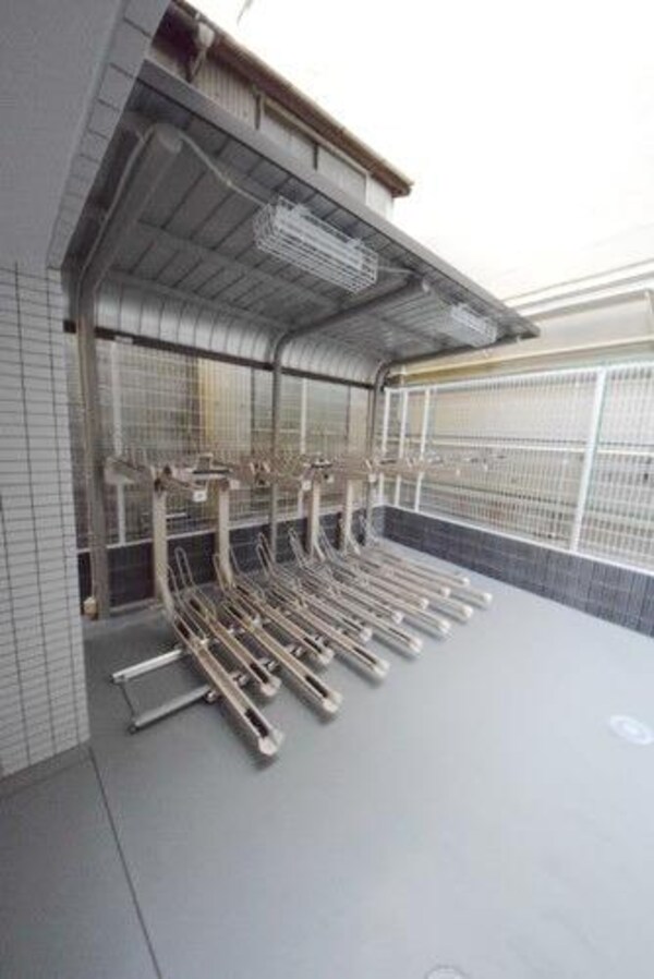 その他(敷地内駐輪場)