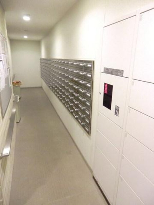 共有部分(メールＢＯＸ・宅配ＢＯＸ完備)