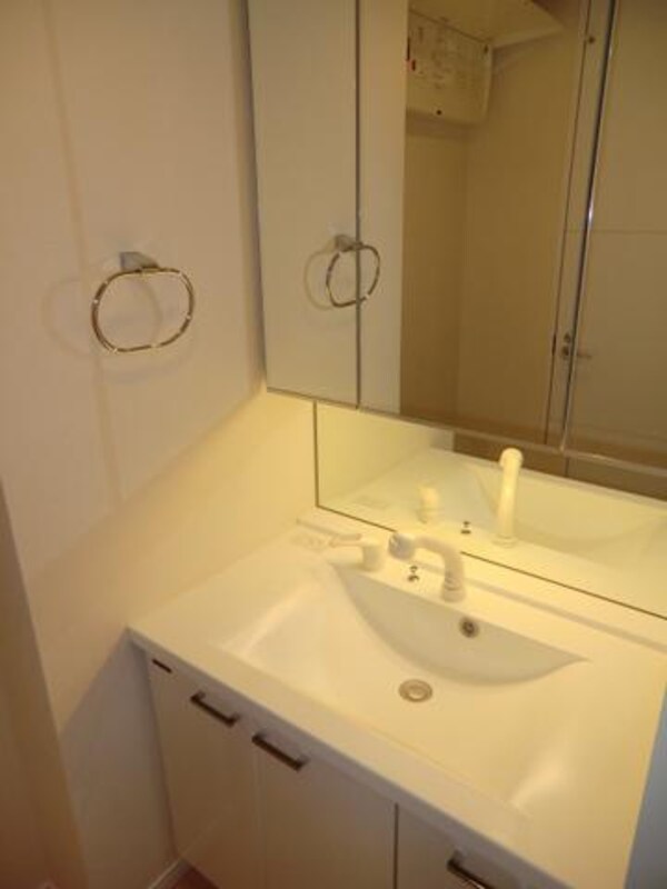 洗面(３面鏡付シャンプードレッサー)