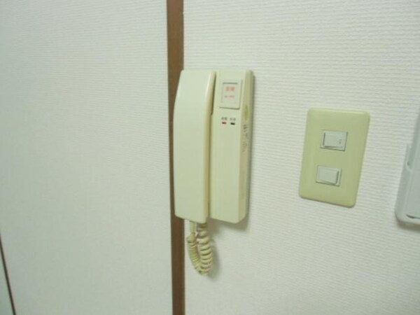 設備(インターホン付)