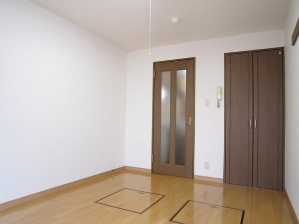 寝室(明るいお部屋です)