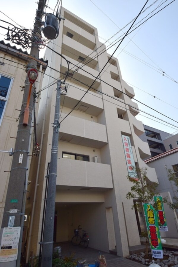 外観(周辺は住宅街です)