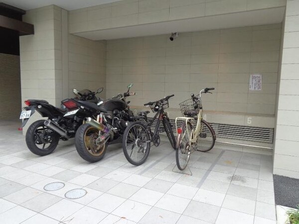 駐車場(バイク置場)