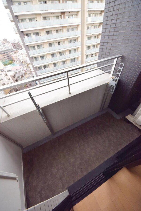 バルコニー(独立洗濯機置き場)