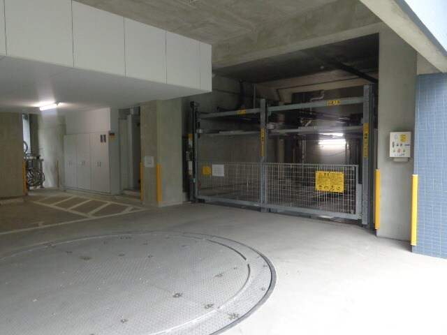 物件内観写真8　(駐車場)