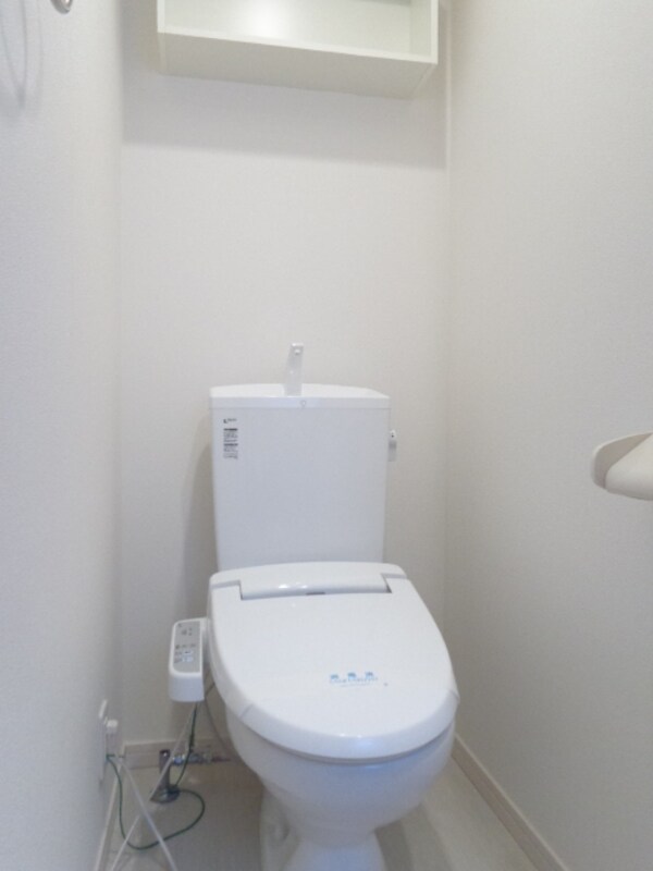 トイレ(温水洗浄便座付きトイレ)