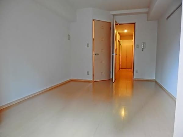 その他室内・内装(広々８．５帖フローリング洋室)